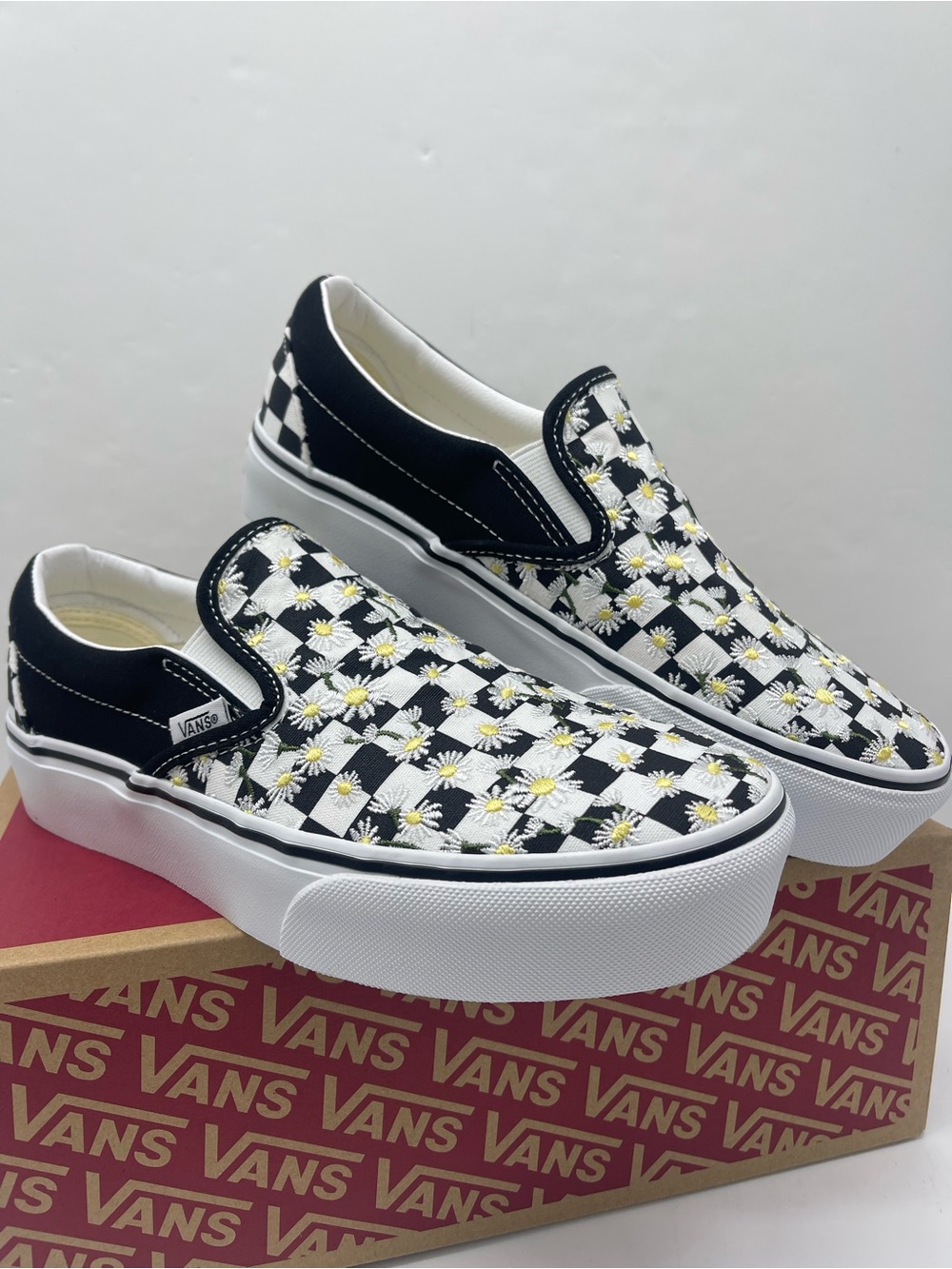 Vans Classic Slip-On Platform FLORAL CHECKERBOARD BLACK/WHY
VN000EA9BA2 Sneakers - Picture 6 of 16